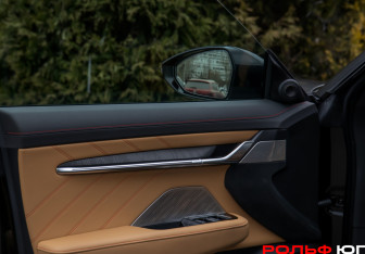 Подержанный автомобиль Zeekr 001 2023 года (12 фото)