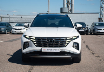 Подержанный автомобиль Hyundai Tucson 2022 года (2 фото)