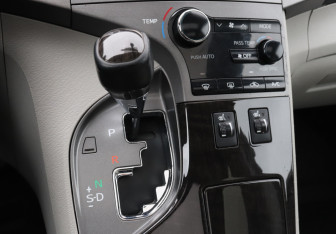 Подержанный автомобиль Toyota Venza 2013 года (14 фото)