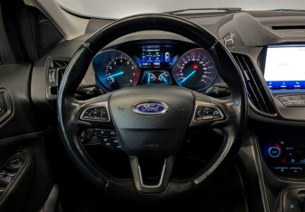 Подержанный автомобиль Ford Kuga 2019 года (17 фото)