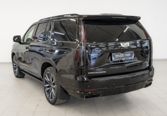 Подержанный автомобиль Cadillac Escalade Suv 2022 года (7 фото)