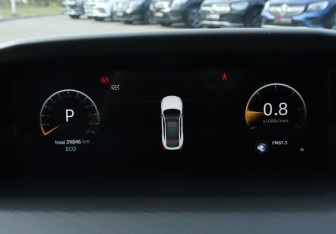 Подержанный автомобиль Changan UNI-V 2022 года (11 фото)