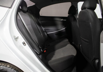 Подержанный автомобиль Hyundai Solaris Sedan 2011 года (10 фото)