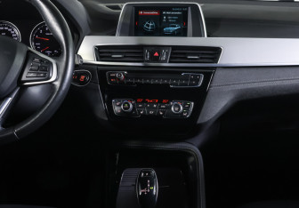Подержанный автомобиль BMW X2 2018 года (14 фото)