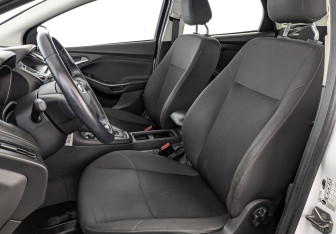 Подержанный автомобиль Ford Focus Hatchback 2018 года (19 фото)