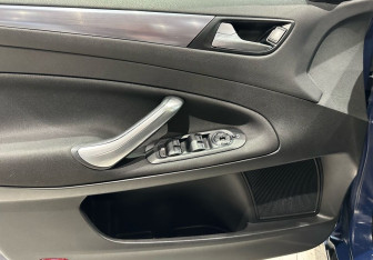 Подержанный автомобиль Ford Mondeo Sedan 2011 года (13 фото)