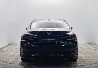 Подержанный автомобиль Lexus ES 2020 года (4 фото)