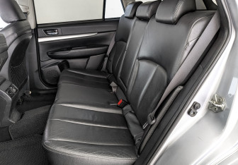 Подержанный автомобиль Subaru Outback Wagon 2011 года (18 фото)