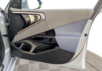 Подержанный автомобиль BMW X3 2025 года (26 фото)