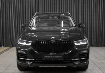 Подержанный автомобиль BMW X5 2021 года (2 фото)