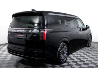 Подержанный автомобиль Zeekr 009 2023 года (5 фото)