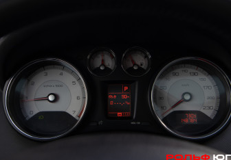 Подержанный автомобиль Peugeot 308 Wagon 2008 года (9 фото)