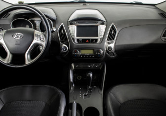 Подержанный автомобиль Hyundai ix35 2013 года (11 фото)