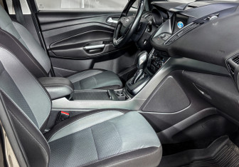 Подержанный автомобиль Ford Kuga 2017 года (13 фото)