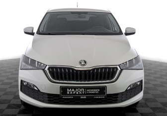 Подержанный автомобиль Skoda Rapid Liftback 2021 года (2 фото)