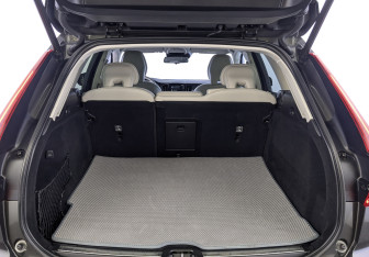Подержанный автомобиль Volvo XC60 2020 года (10 фото)