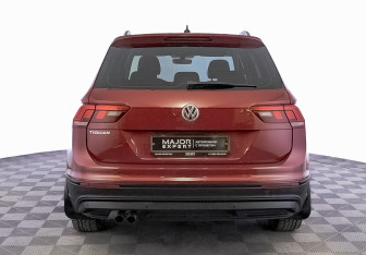 Подержанный автомобиль Volkswagen Tiguan 2018 года (6 фото)
