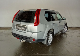 Подержанный автомобиль Nissan X-Trail 2012 года (5 фото)
