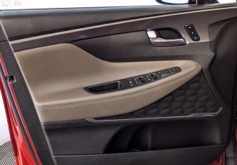 Подержанный автомобиль Hyundai Santa Fe 2020 года (19 фото)