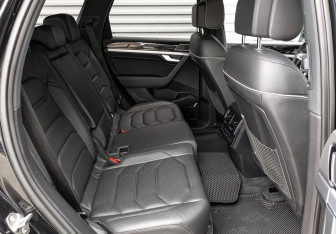 Подержанный автомобиль Volkswagen Touareg 2020 года (12 фото)