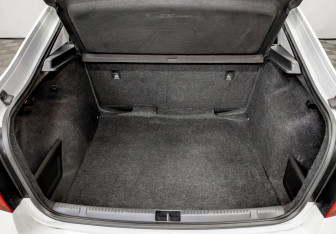 Подержанный автомобиль Skoda Rapid Liftback 2019 года (10 фото)