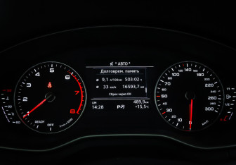 Подержанный автомобиль Audi A4 Sedan 2016 года (16 фото)