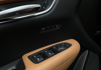 Подержанный автомобиль Cadillac XT5 2021 года (22 фото)