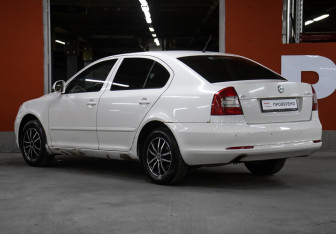 Подержанный автомобиль Skoda Octavia Liftback 2013 года (7 фото)