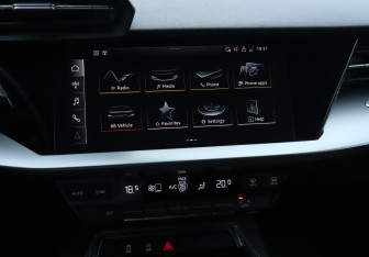 Подержанный автомобиль Audi A3 Sedan 2021 года (18 фото)