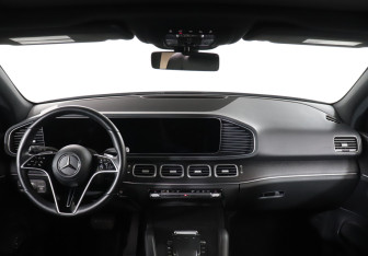 Подержанный автомобиль Mercedes-Benz GLE 2025 года (12 фото)