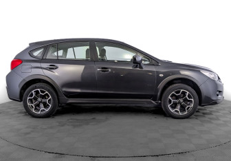 Подержанный автомобиль Subaru XV 2012 года (4 фото)