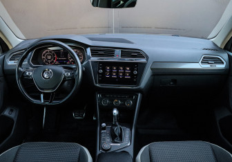 Подержанный автомобиль Volkswagen Tiguan 2018 года (11 фото)