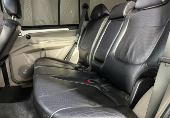 Подержанный автомобиль Mitsubishi Pajero Sport 2011 года (10 фото)