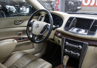 Подержанный автомобиль Nissan Teana 2012 года (13 фото)