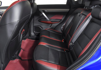 Подержанный автомобиль Geely Coolray 2020 года (18 фото)