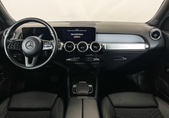 Подержанный автомобиль Mercedes-Benz GLB 2020 года (12 фото)