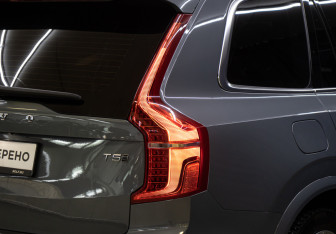 Подержанный автомобиль Volvo XC90 2020 года (24 фото)