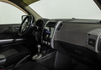 Подержанный автомобиль Nissan X-Trail 2007 года (12 фото)