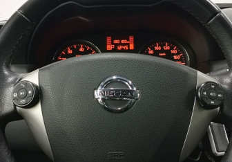 Подержанный автомобиль Nissan Terrano 2014 года (13 фото)