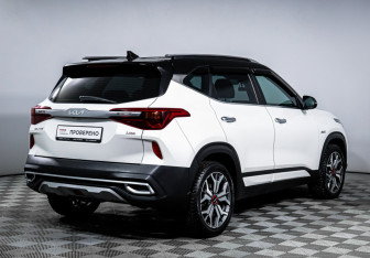 Подержанный автомобиль Kia Seltos 2022 года (5 фото)