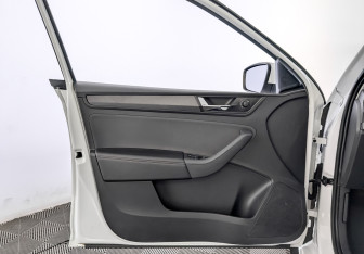 Подержанный автомобиль Skoda Rapid Liftback 2022 года (19 фото)