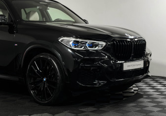 Подержанный автомобиль BMW X5 2022 года (24 фото)