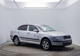Подержанный автомобиль Skoda Octavia Liftback 2008 года (3 фото)