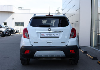 Подержанный автомобиль Opel Mokka 2014 года (6 фото)