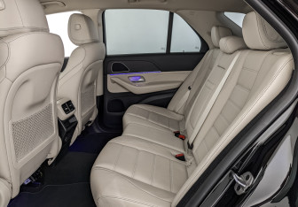 Подержанный автомобиль Mercedes-Benz GLE 2021 года (18 фото)
