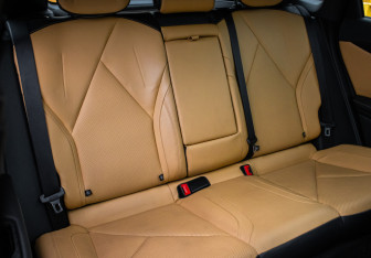 Подержанный автомобиль Changan UNI-V 2022 года (10 фото)