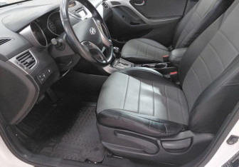 Подержанный автомобиль Hyundai Elantra Sedan 2013 года (13 фото)