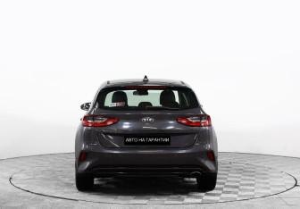 Подержанный автомобиль Kia Ceed Hatchback 2019 года (4 фото)