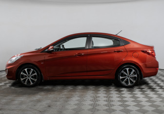 Подержанный автомобиль Hyundai Solaris Sedan 2013 года (12 фото)