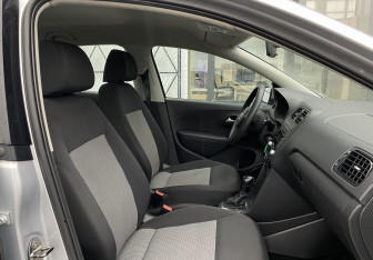 Подержанный автомобиль Volkswagen Polo Sedan 2011 года (18 фото)